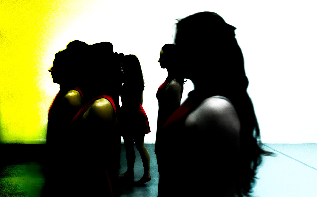 dancers-in-the-light