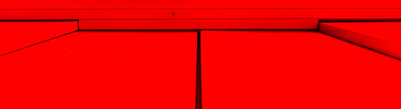 ROUGH STEEL RED / MUSEE BEAUBOURG GEORGES POMPIDOU / PARIS